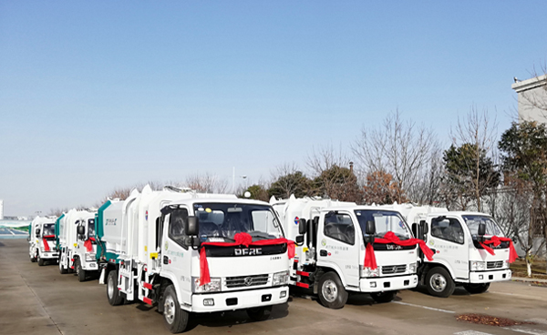 垃圾清運(yùn)車