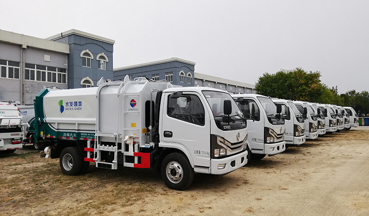 掛桶垃圾車(chē)